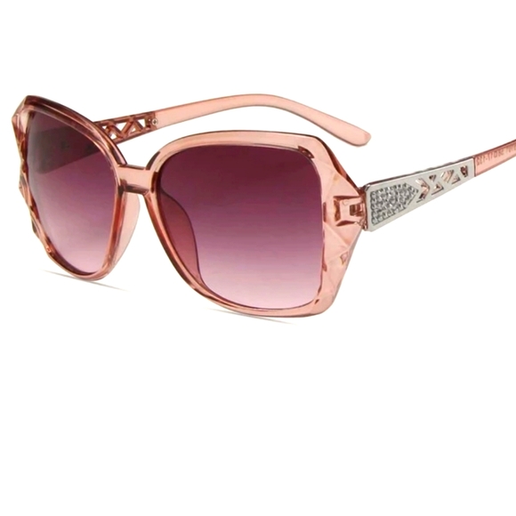 emery rose Accessories - NIP Rose gold tinted lens sunglasses & case